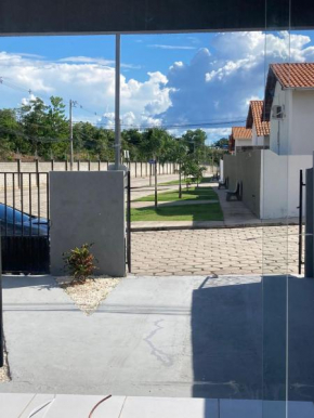 Casa 2 Quartos em Cond, Garagem, Churrasqueira